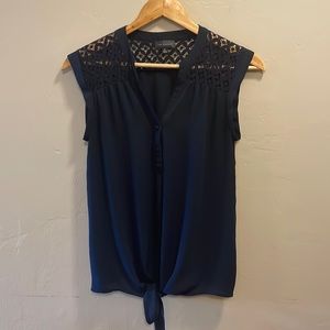 ⚜️3/$15 The Limited Navy Top